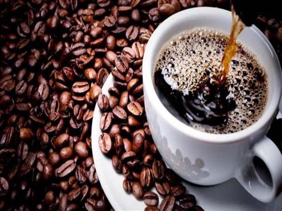 القهوة يساعد شرب القهوة الخالية من الكريمة أو السكر أو أي مكونات أخرى يمكن أن تزيد من السعرات الحرارية، في فقدان الوزن وذلك لا