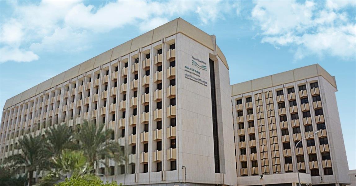 إغلاق عدد من مدارس الرياض بعد رصد إصابات بكورونا.. وتحويل الدراسة فيها عن بُعد