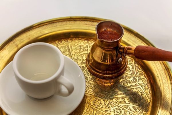 طريقة عمل القهوة الأردنية لضيافة عيد الأضحى 2022