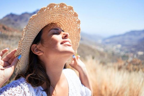5 أطعمة تساعد على حماية بشرتك من الشمس
