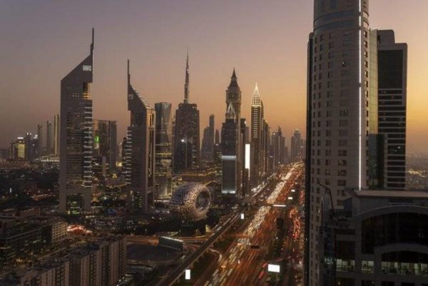 دبي تحتل المرتبة الأولى بمنطقة الشرق الأوسط في عدد البنايات ذات الارتفاع الشاهق لعام 2022