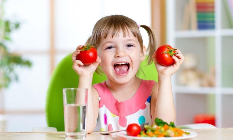 أطعمة يجب على الأطفال تناولها لتقوية مناعتهم في الدراسة