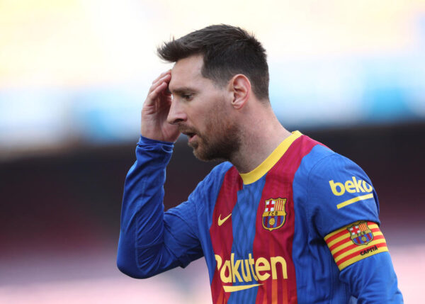 تقارير تكشف عن احتمالية عودة ميسي إلى برشلونة