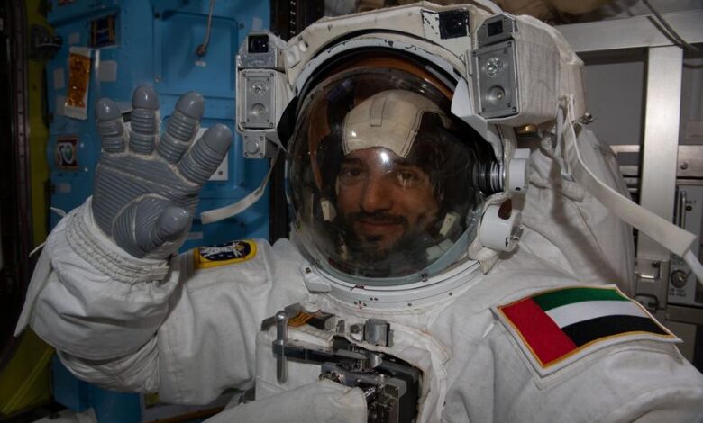 سلطان النيادي أول إماراتي عربي يسير في الفضاء