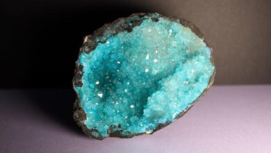اكتشاف معدن الإيتريوم الصخري النادر جدا