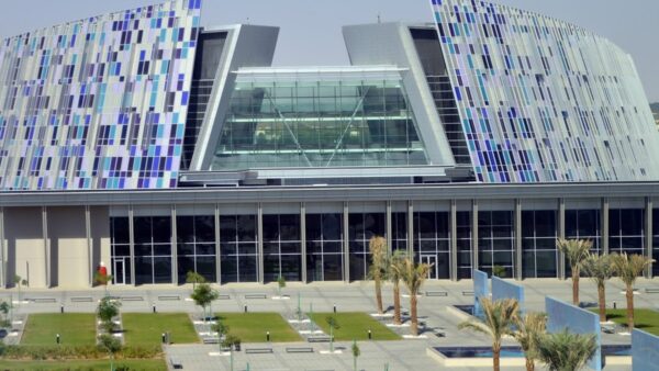 شروط التسجيل في برنامج خبرة بجامعة الامارات 2023