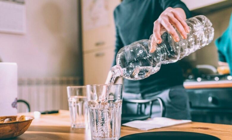 ما أفضل وقت في اليوم لشرب الماء لترطيب الجسم؟