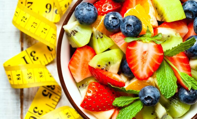 تناول الفاكهة يساعد على إنقاص الوزن