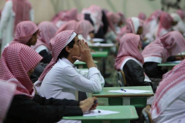 السماح للطالب السعودي  الحصول على فرصة التسريع لصف أعلى من صفه وفق 5 شروط